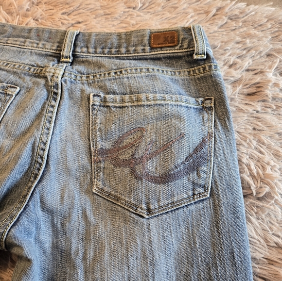 X2 Regular Rise Curvy W31 Flare Leg Jeans Size 6 - Picture 13 of 14